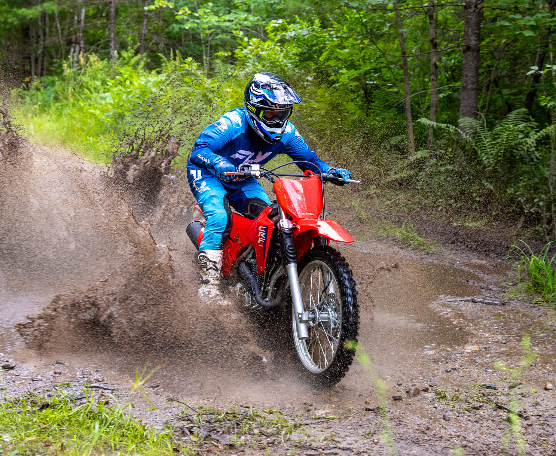 2026-CRF300F-gallery-01-1850x1518