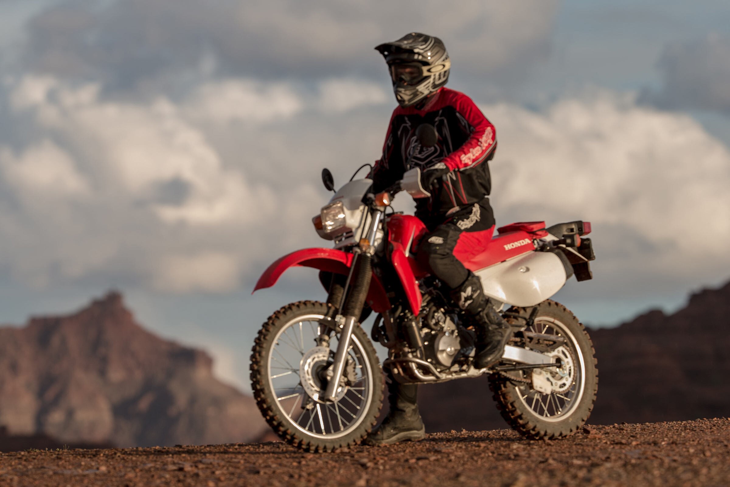 honda xr650l adventure bike