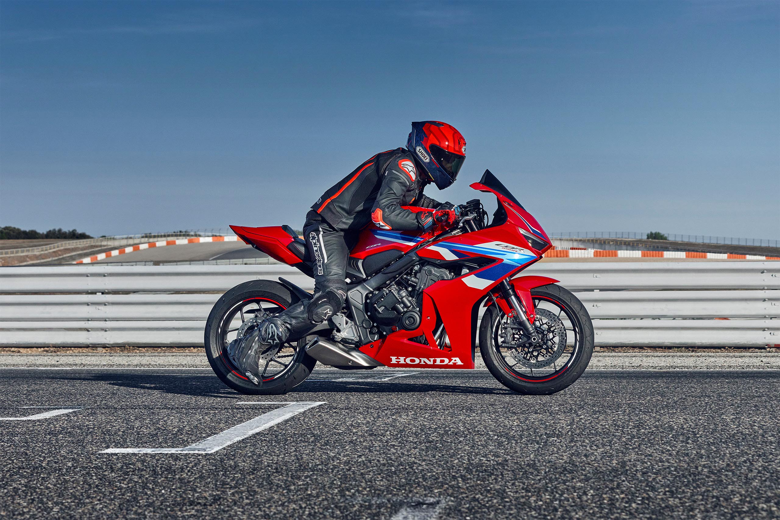 2025-CBR650R-gallery-01