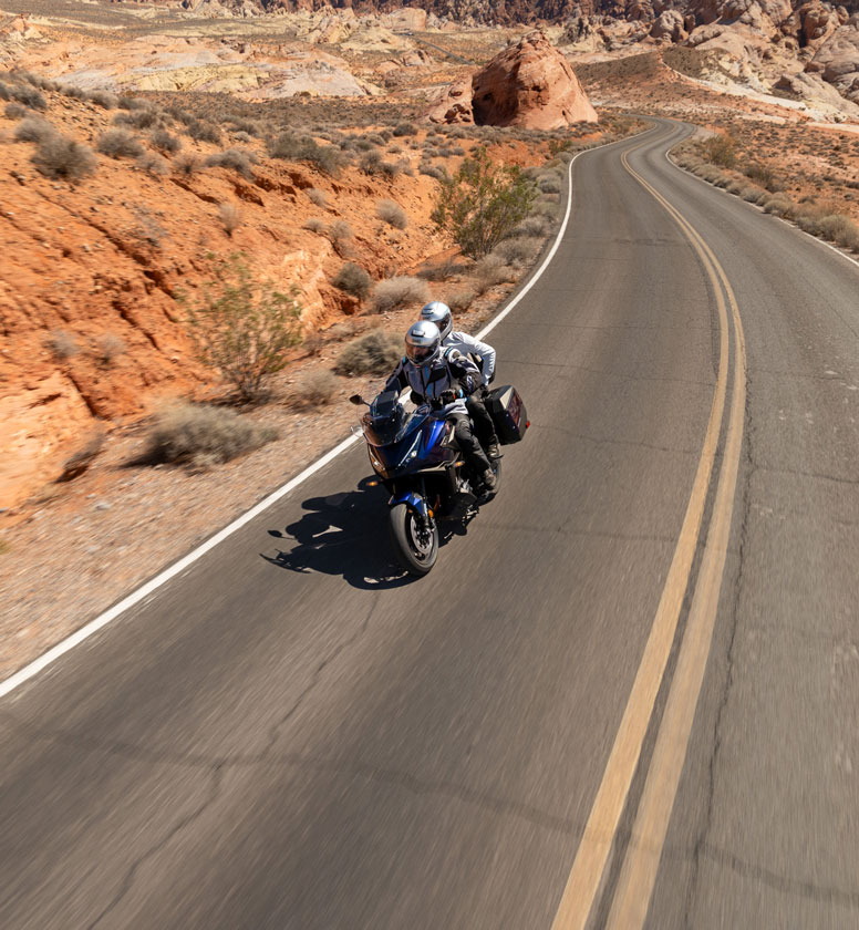 NT1100_MY25_action_19102_rt_medres_small