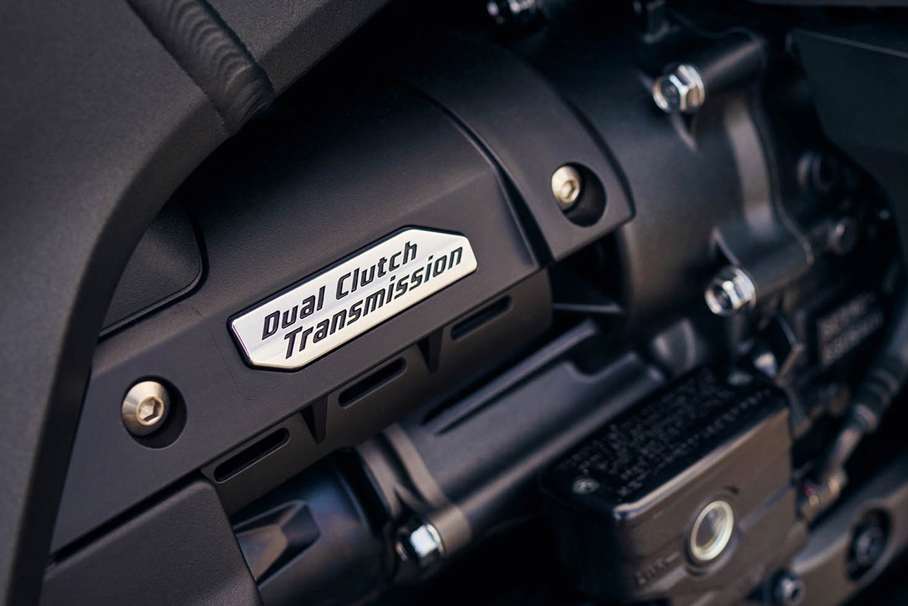 Motorcycle-Transmission-Comparison-img-1