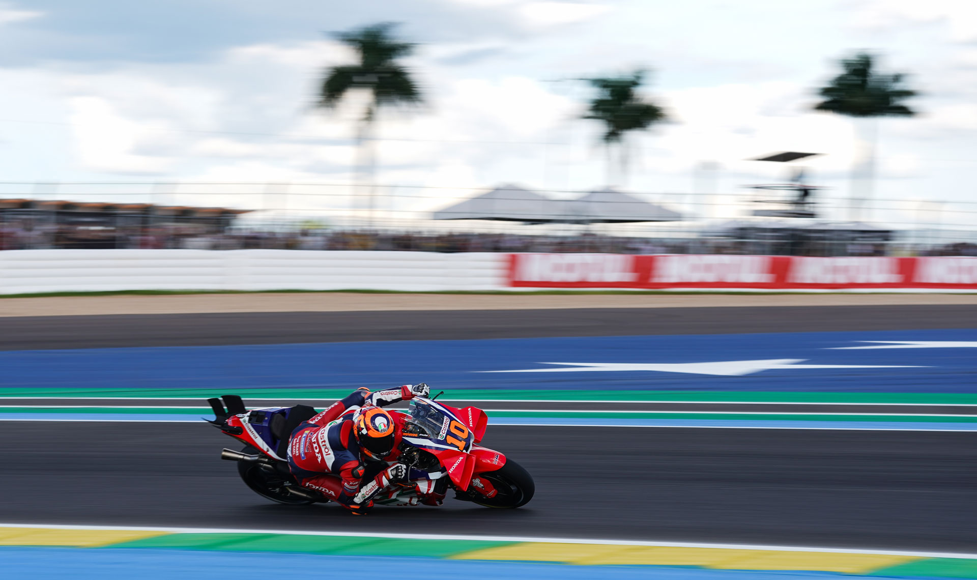 2026-Road-Racing-Team-campaign-dt