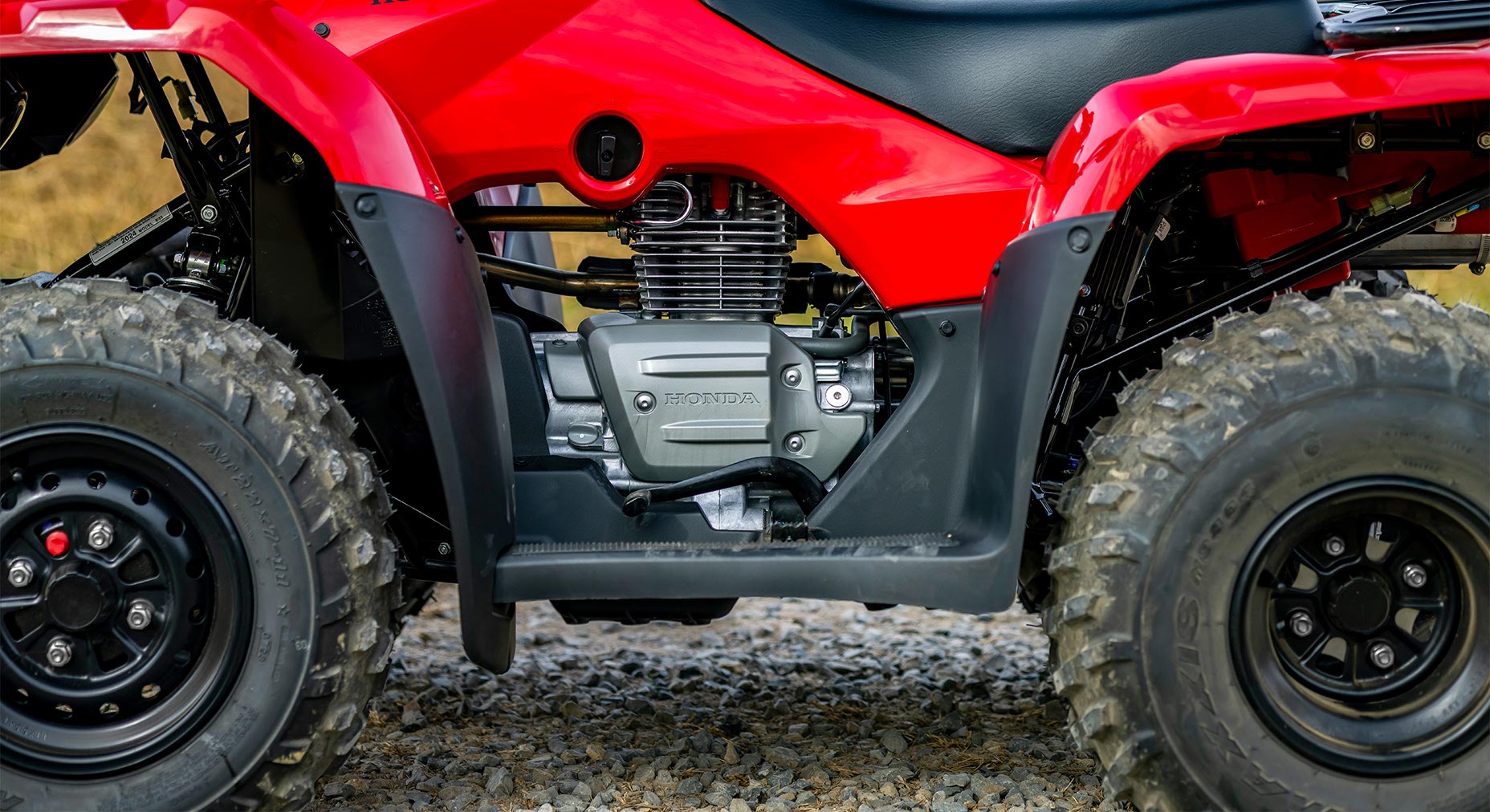 Semi-dry-sump engine design
