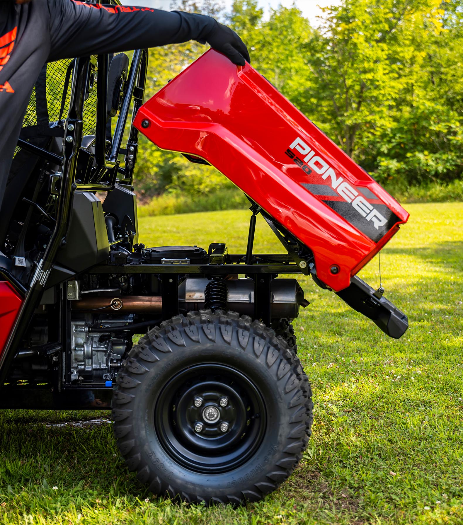 2025-Pioneer-520-Tilt-dump-bed