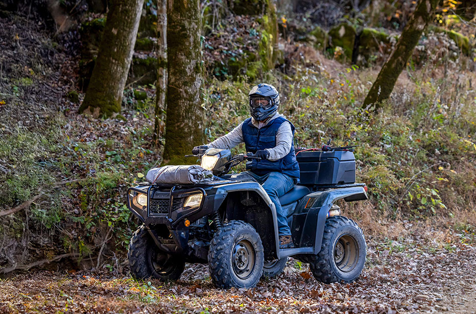 2025-FourTrax-Foreman-4X4-gallery-03