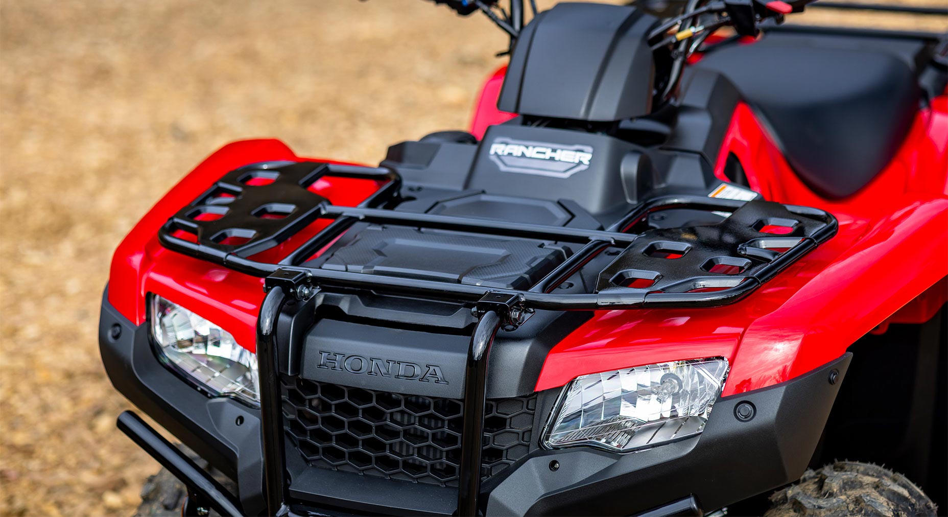 1.9-liter front utility box
