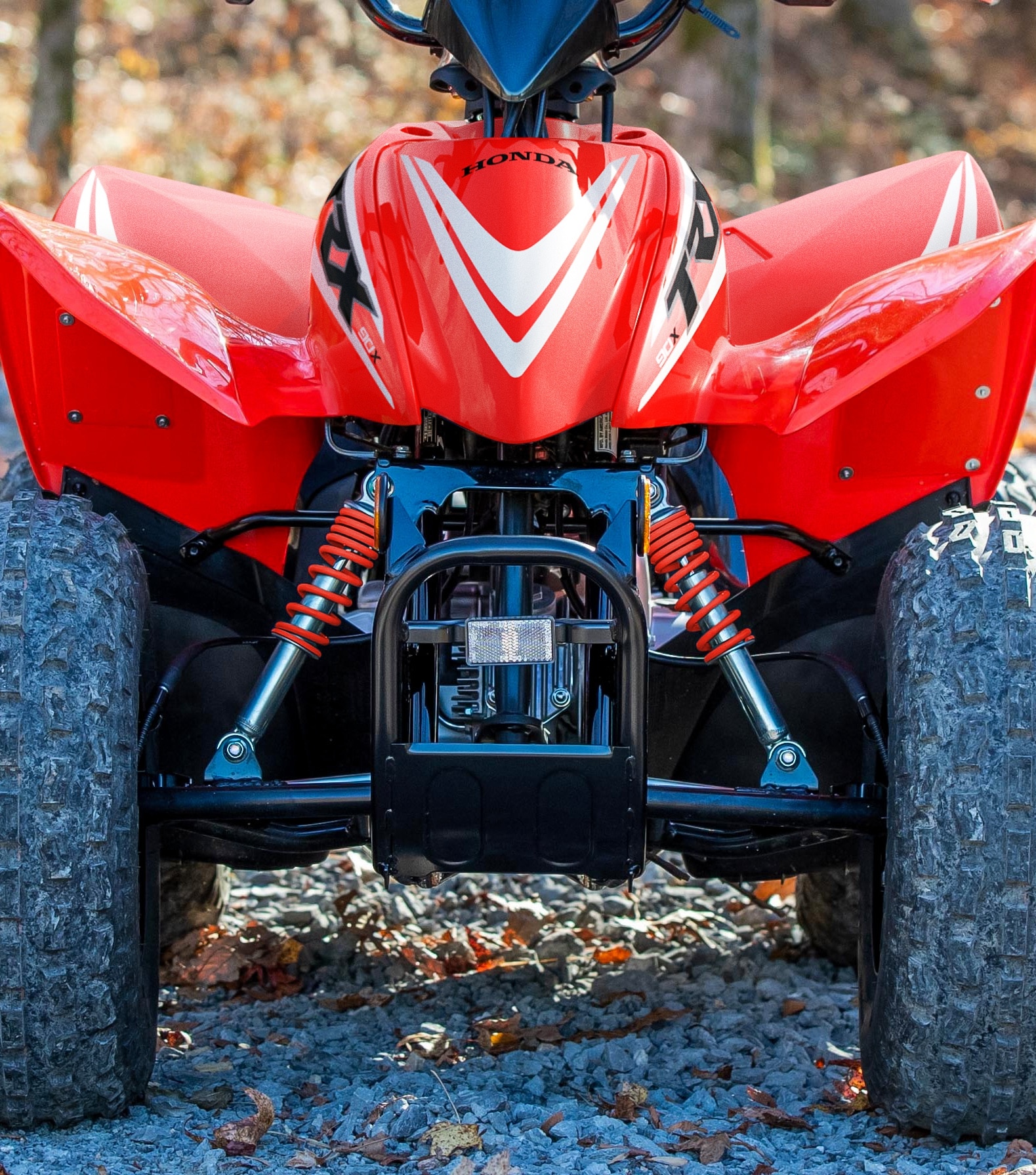 2025-TRX90X-Bump-absorbing-front-suspension