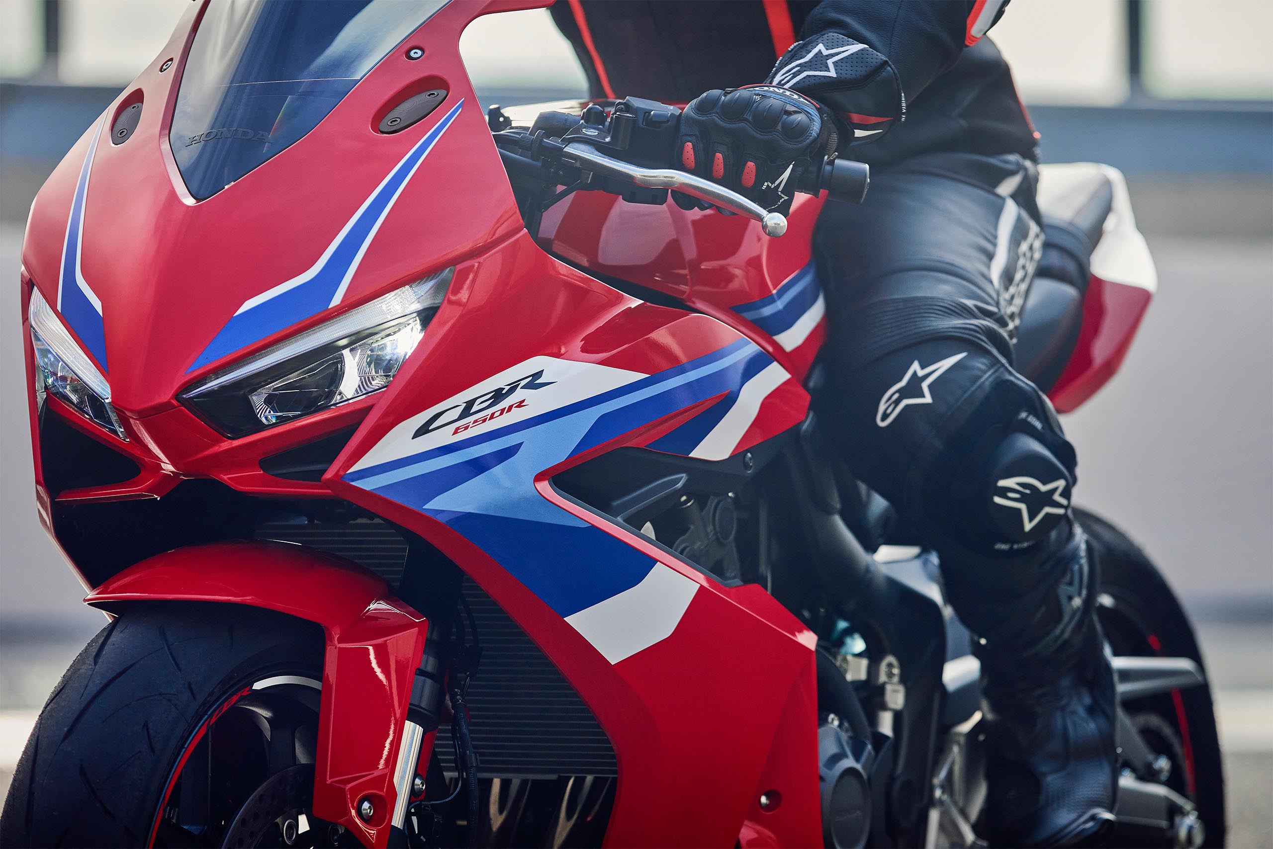 2025-CBR650R-gallery-03