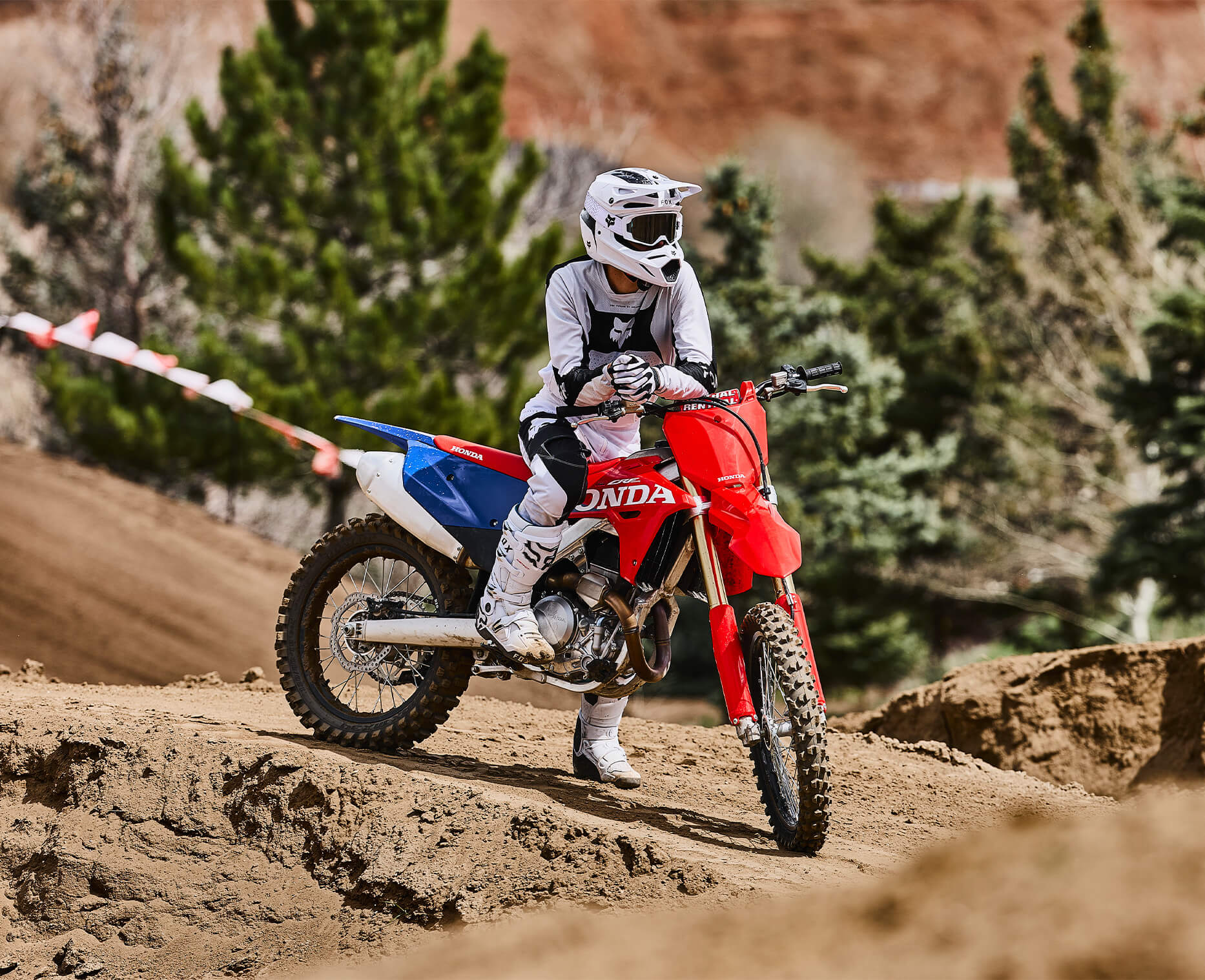 2027-CRF450R-gallery-01