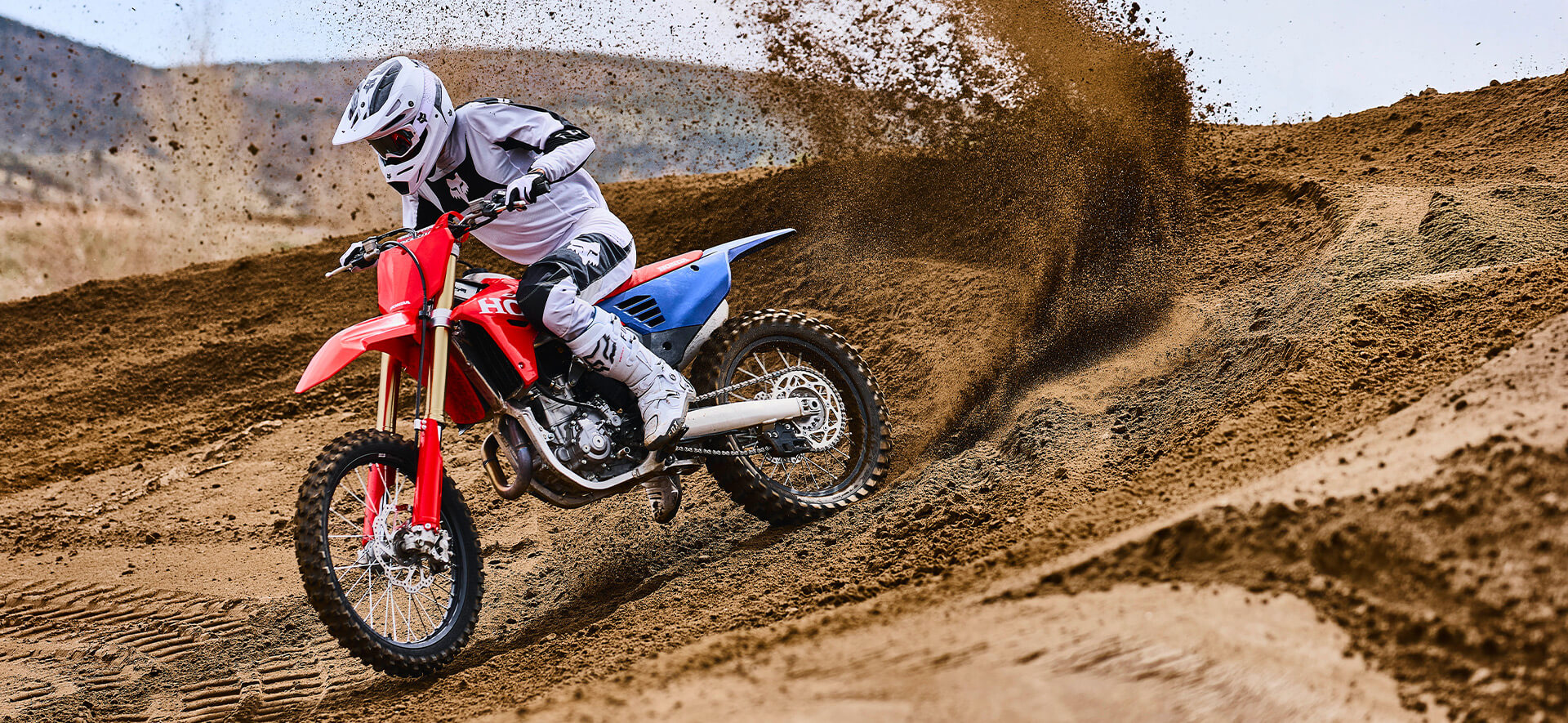 2027-CRF450R-hero-banner-desktop