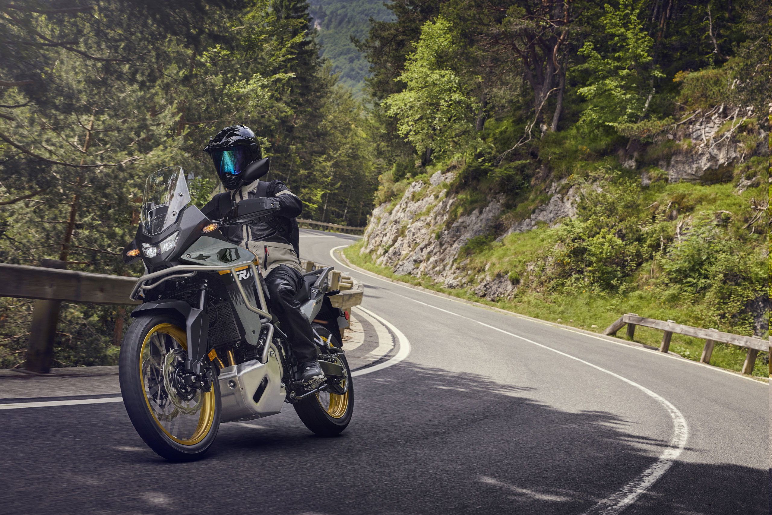 2025-Transalp-gallery-01-2560xauto