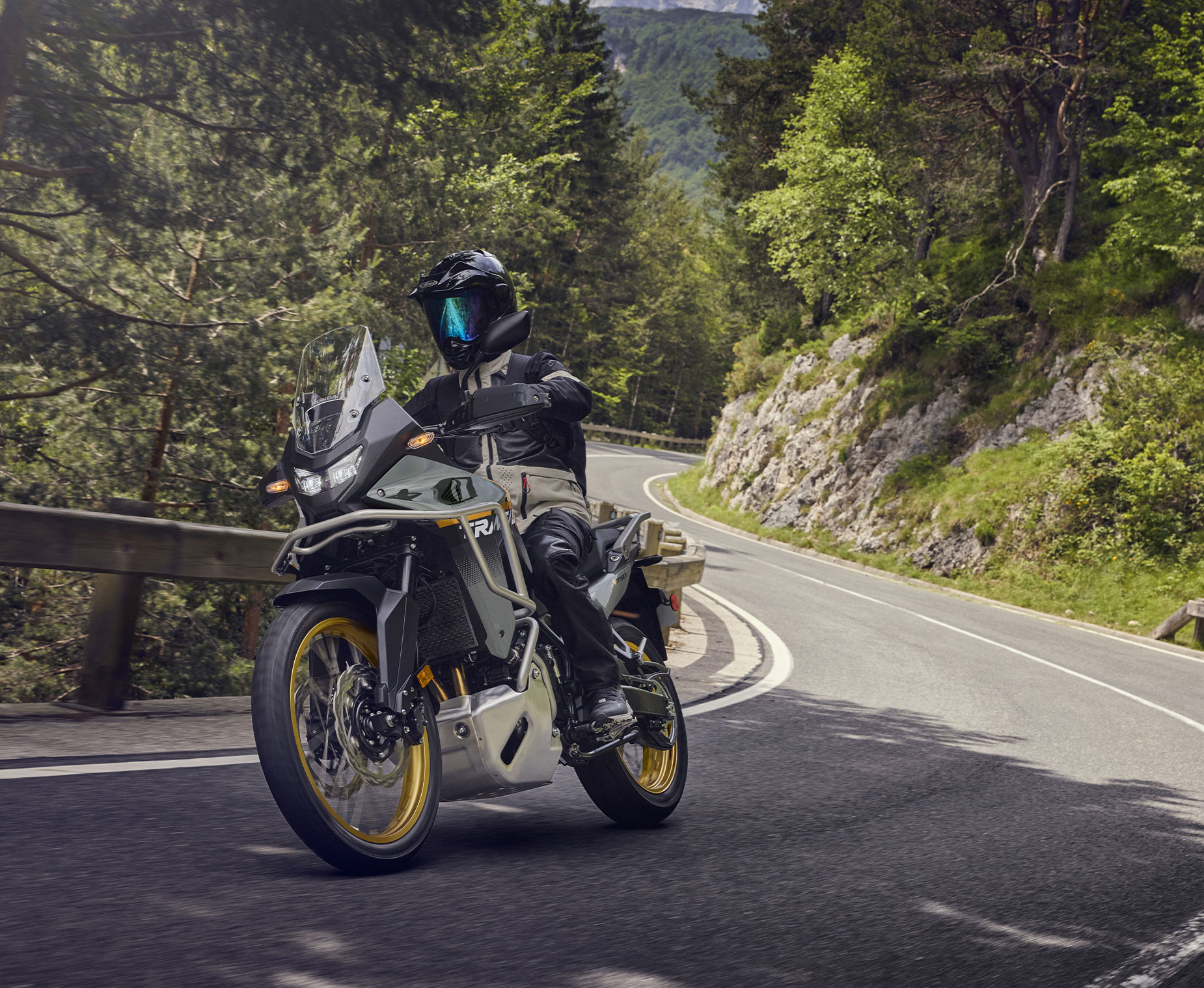 2025-Transalp-gallery-01-1850x1518