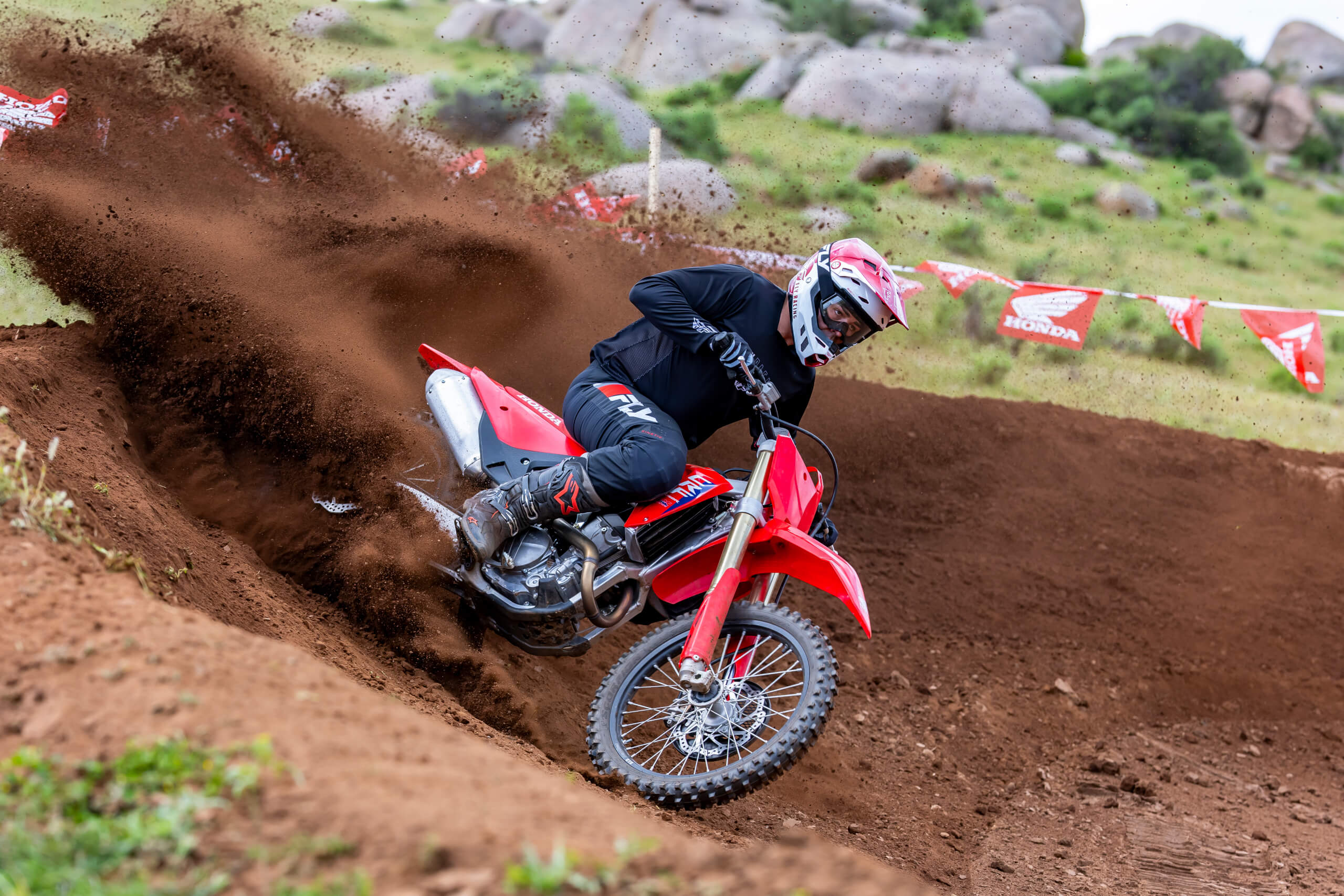 2024-motocross--gallery-03-2560xauto