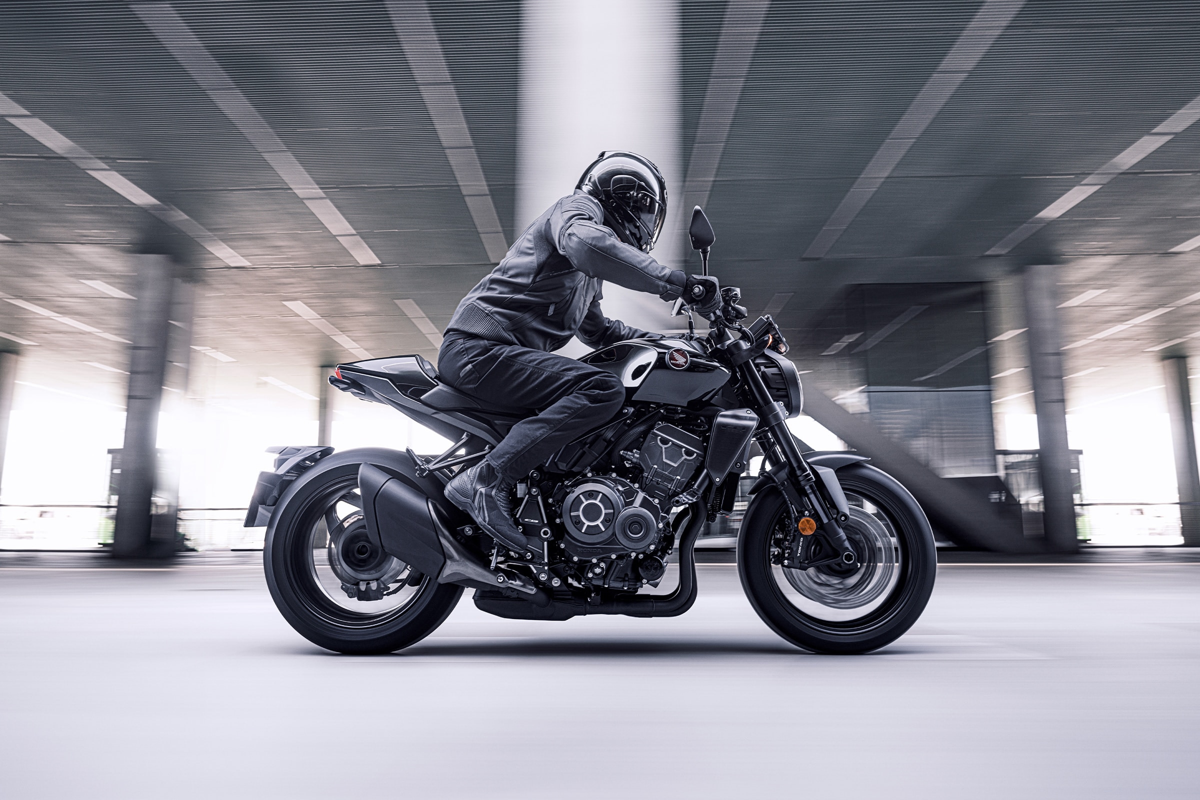 Sport standard motorcycles top