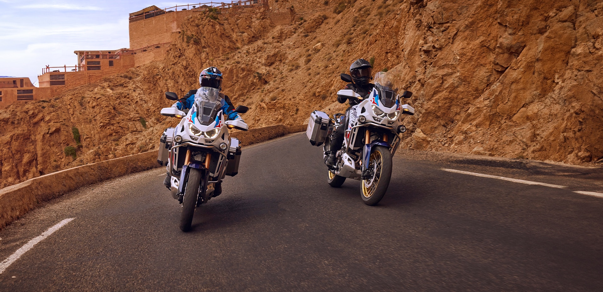 2025-Africa-Twin-hero-desktop-1920x930