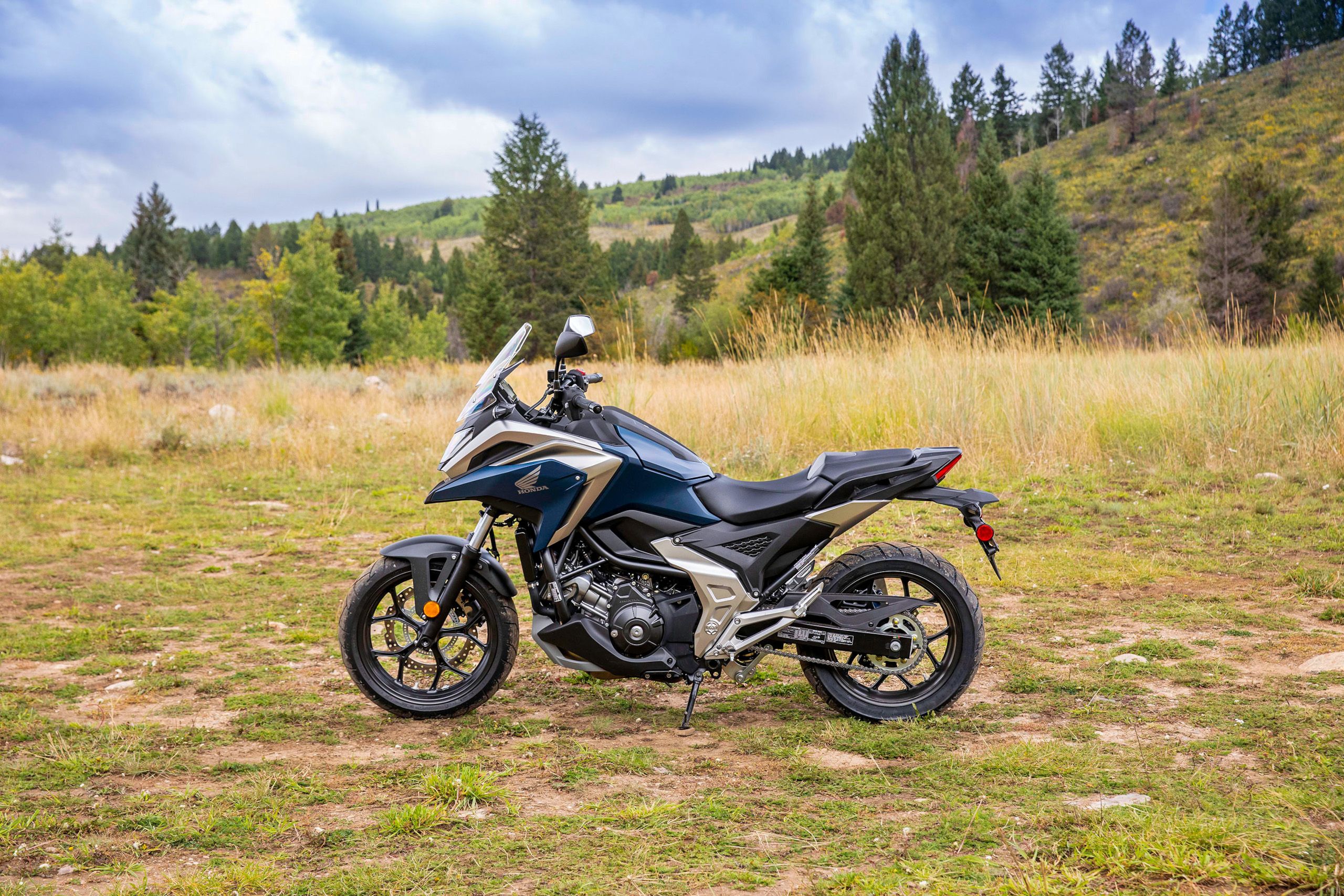 2024-nc750x-gallery-01