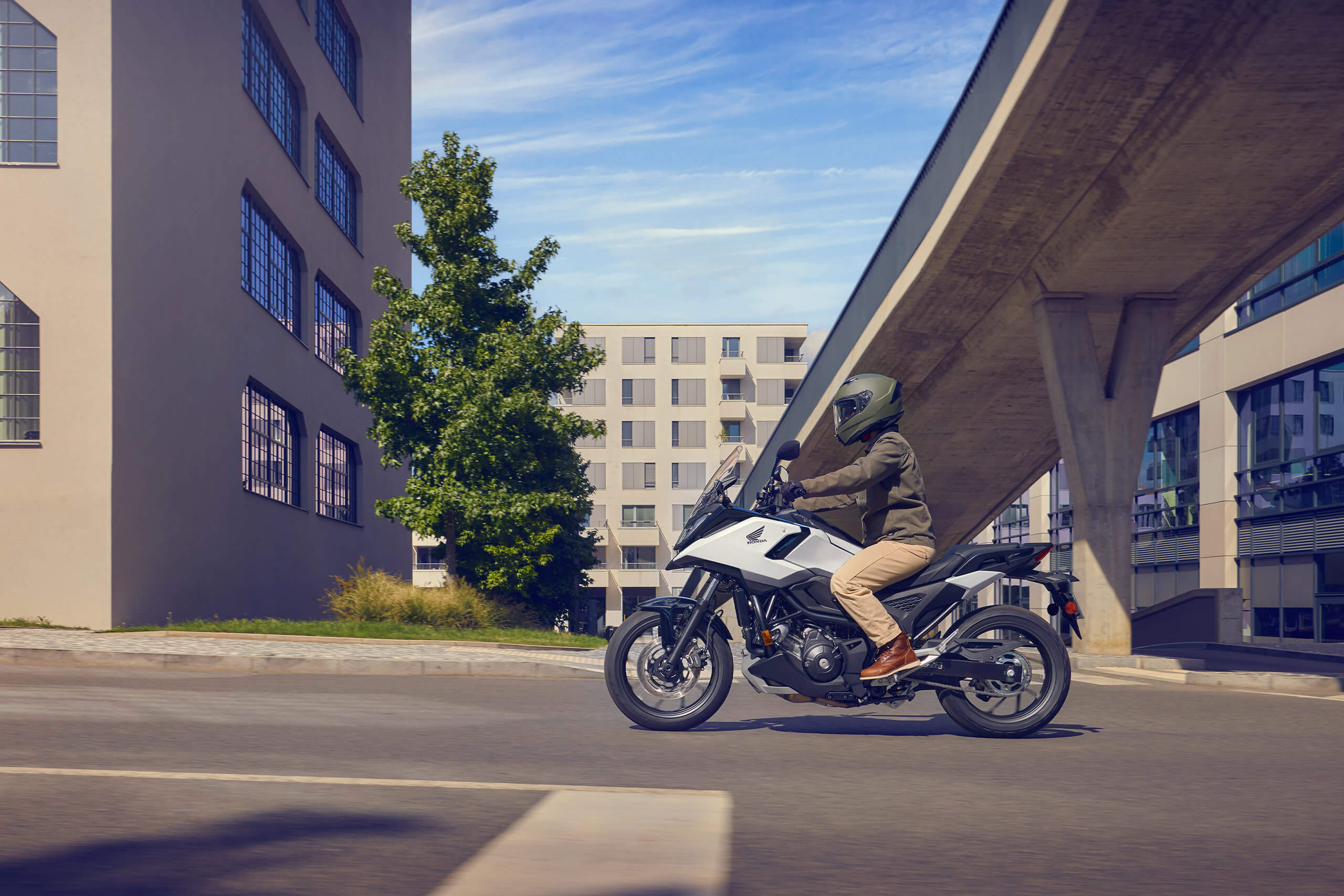 2025-NC750X-gallery-01