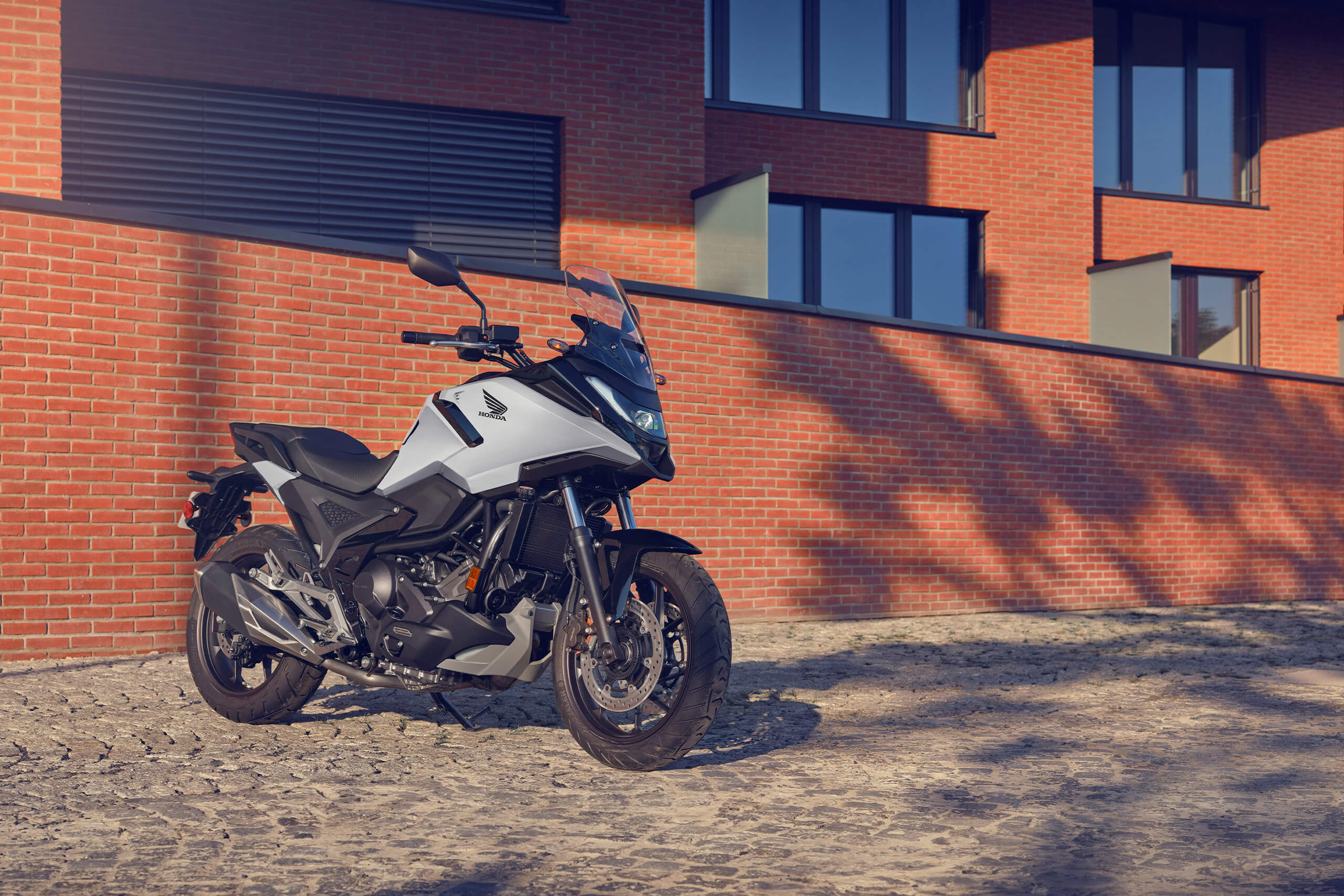 2025-NC750X-gallery-07
