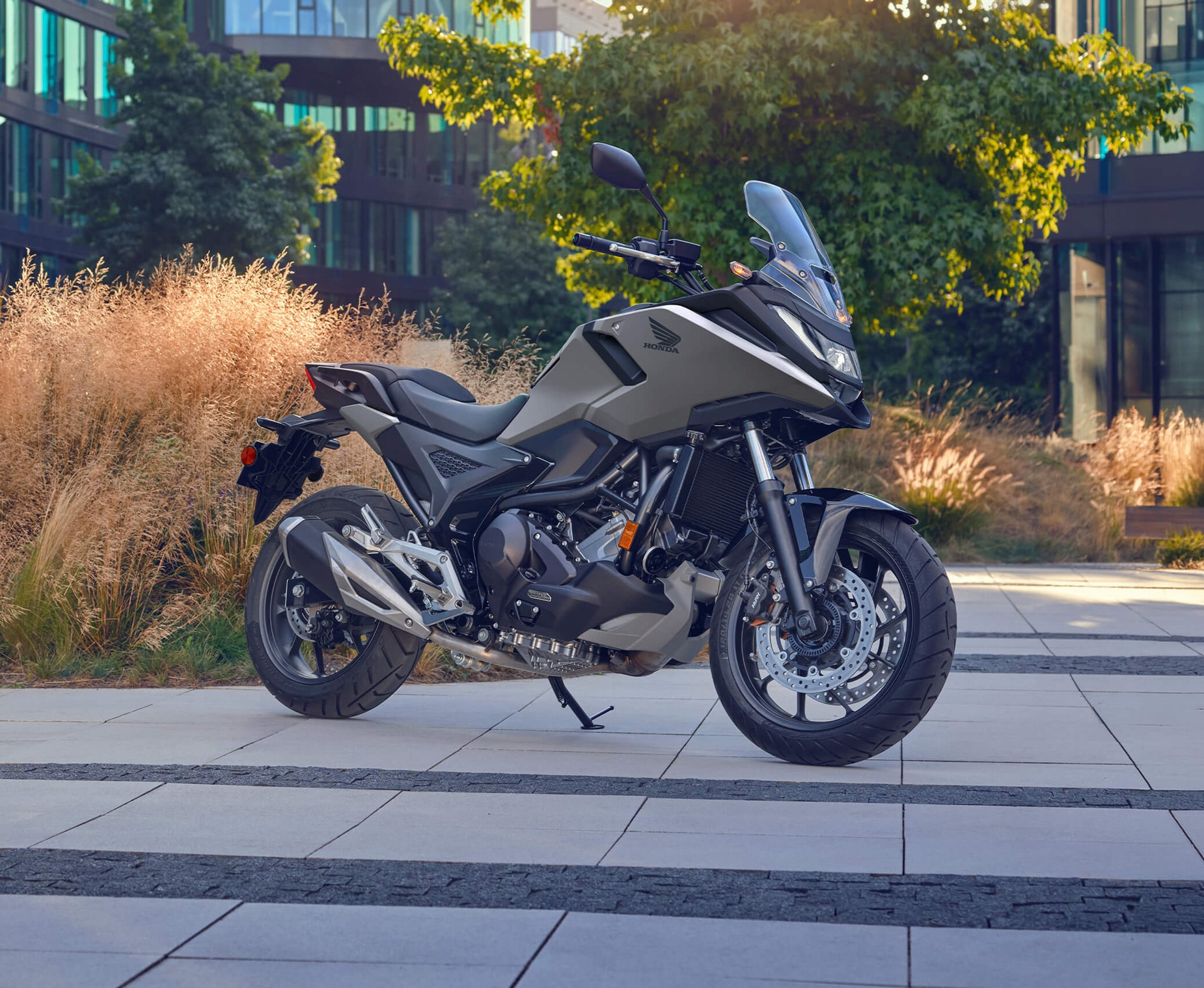 2027-NC750X-gallery-01