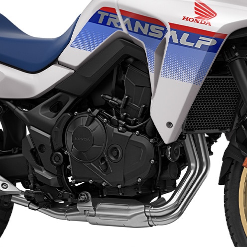 755cc twin-cylinder engine
