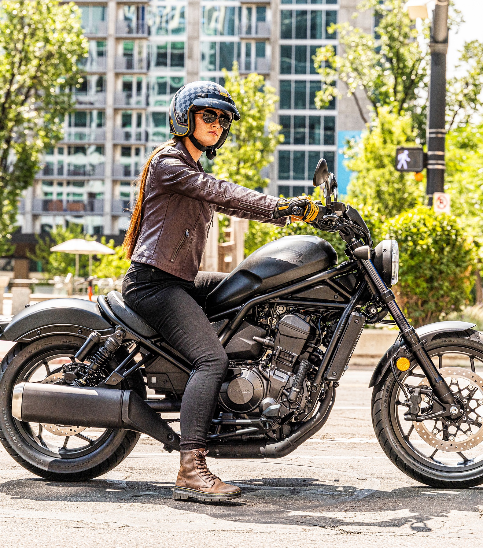 2025-Rebel-1100-features-Seat-height-1580x1792