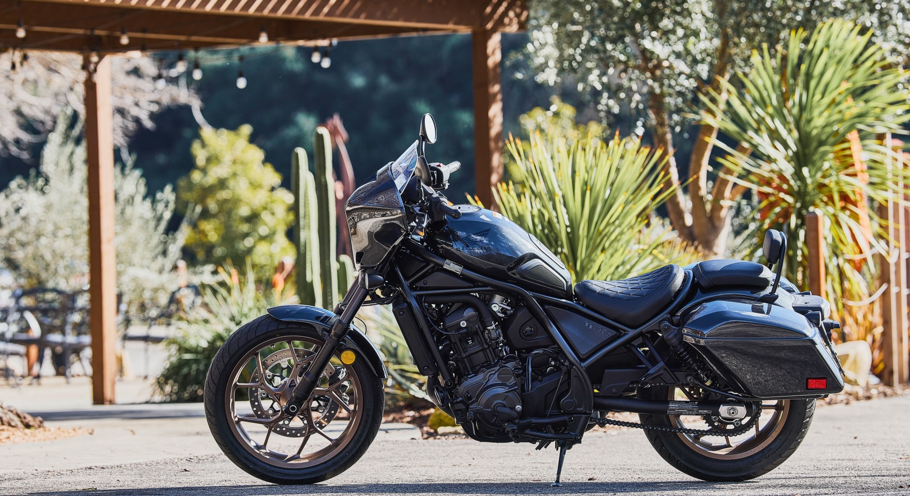 Blacked-out style