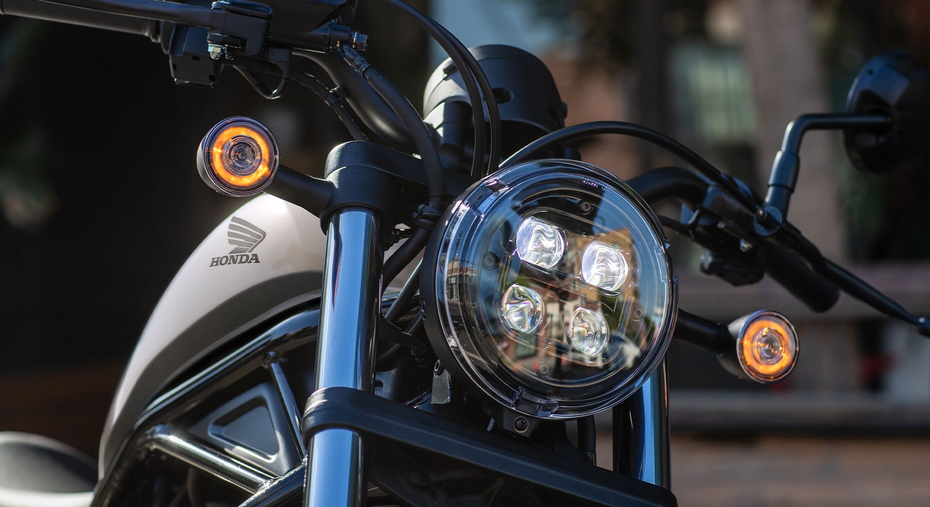 Classic round headlight