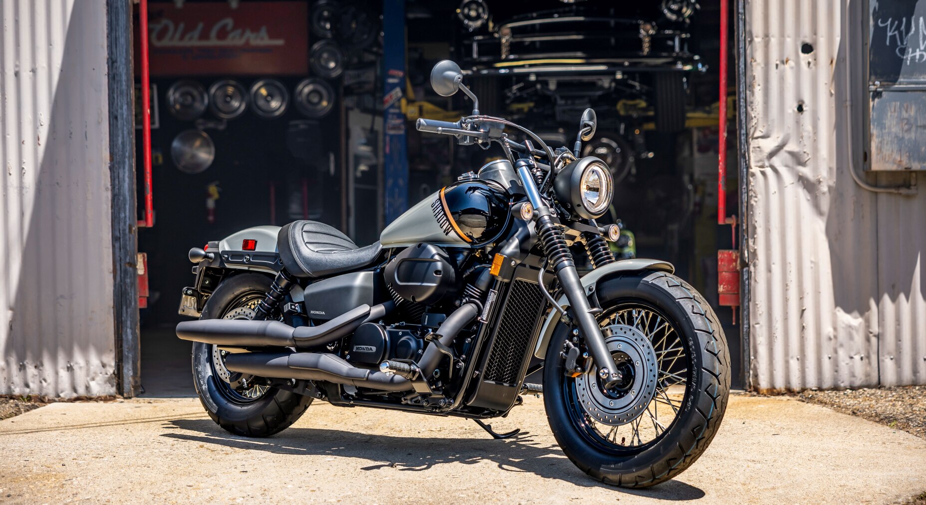 Bobber styling