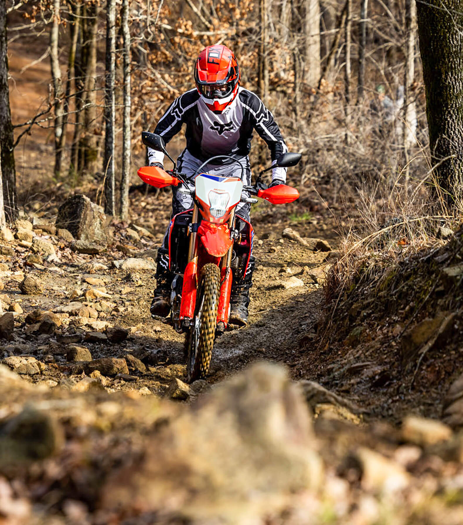 2025-CRF300L-features-Revised-suspension-1580x1792