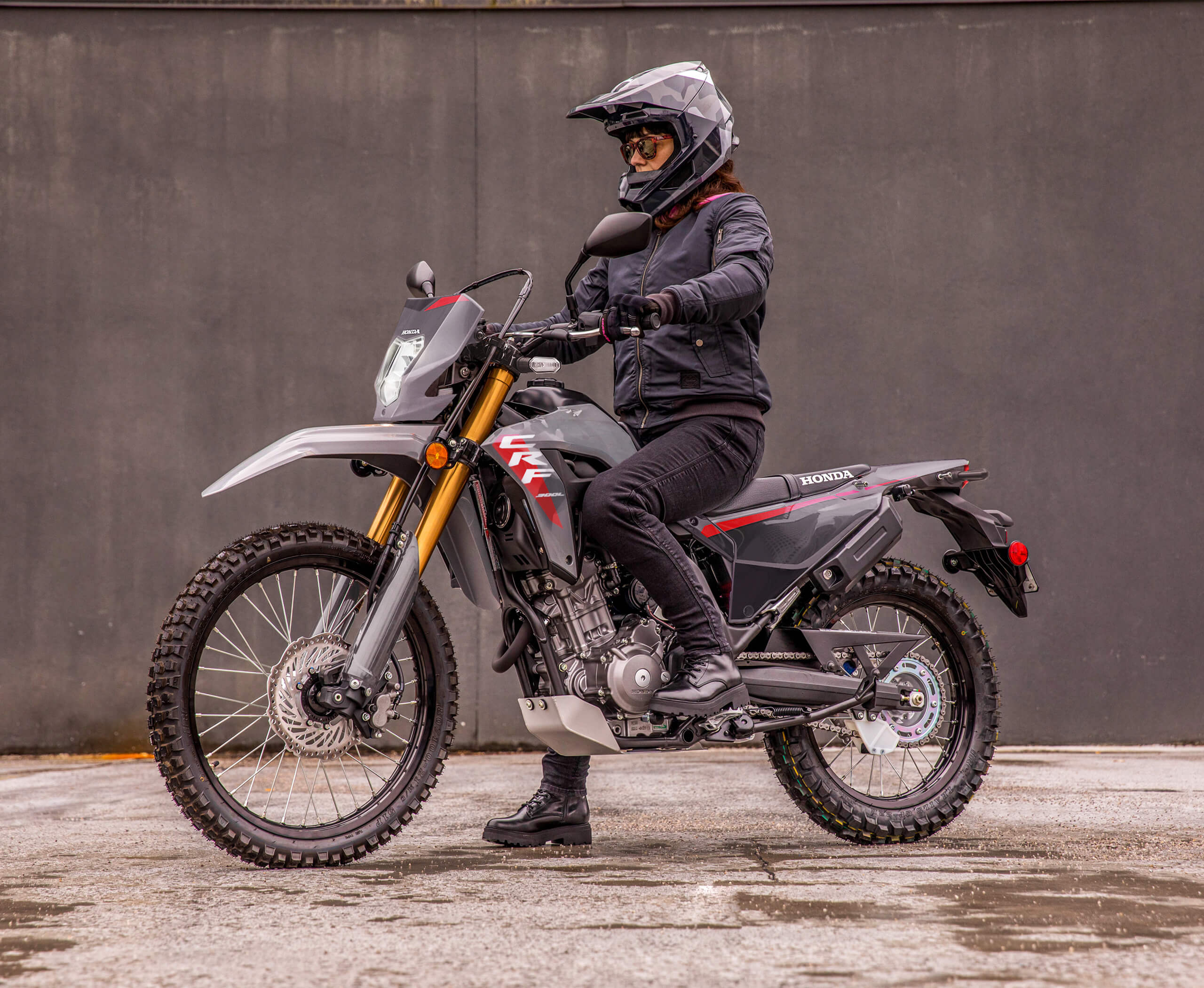 2025-CRF300LS-expanding-gallery-06-2560x2101