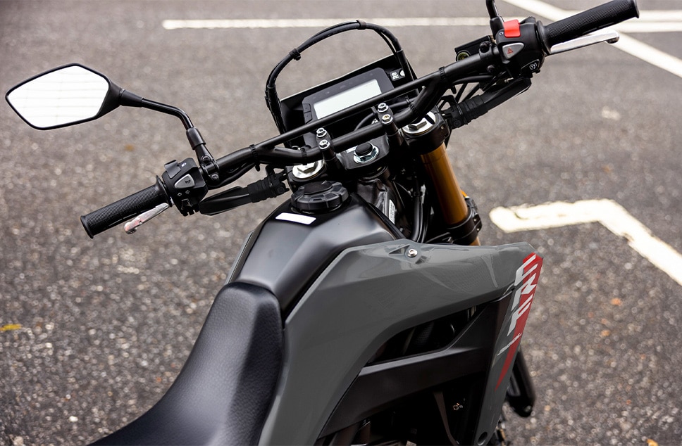 2025-CRF300LS-gallery-04-968x634