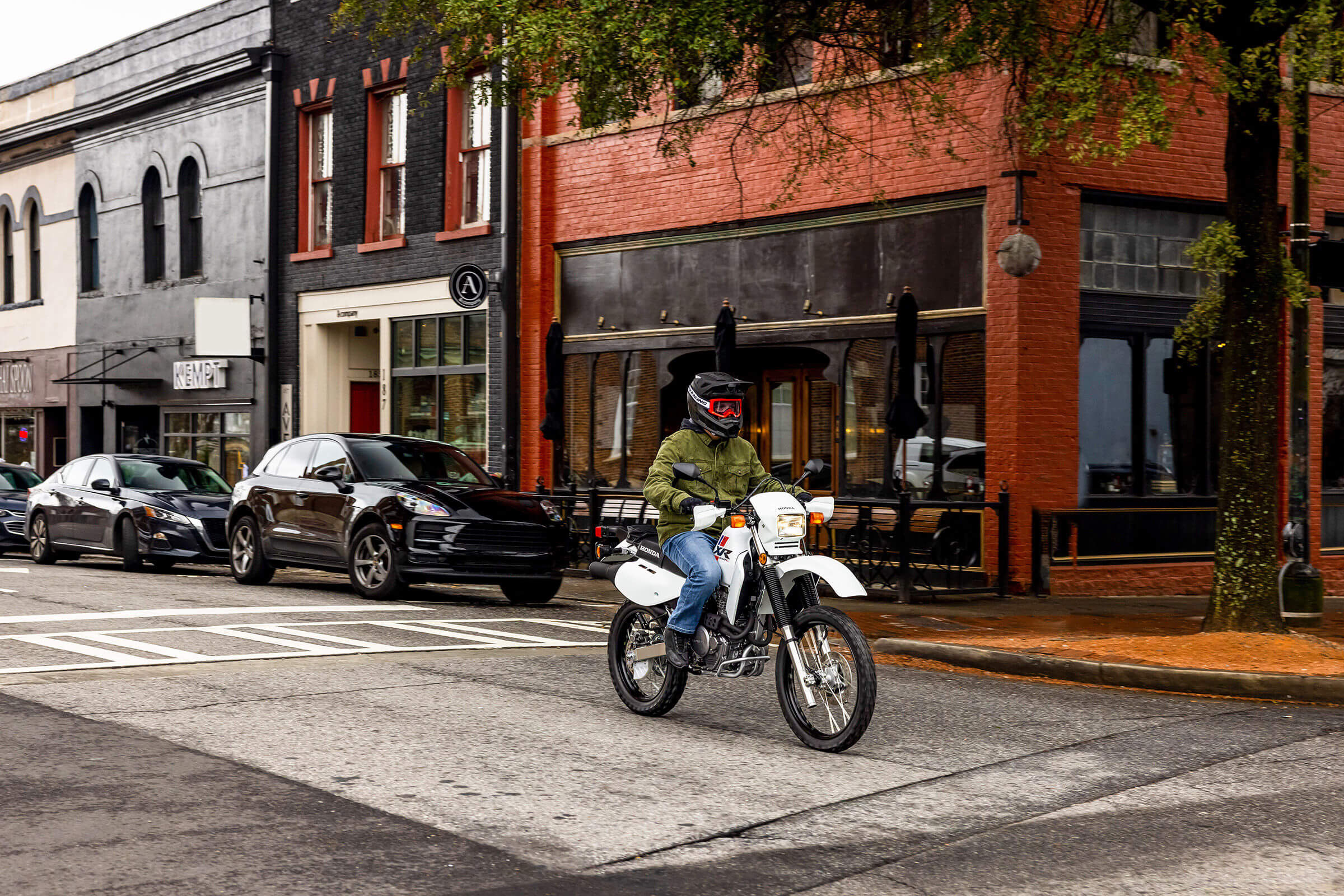 2025-XR650L-gallery-03-2400x1600