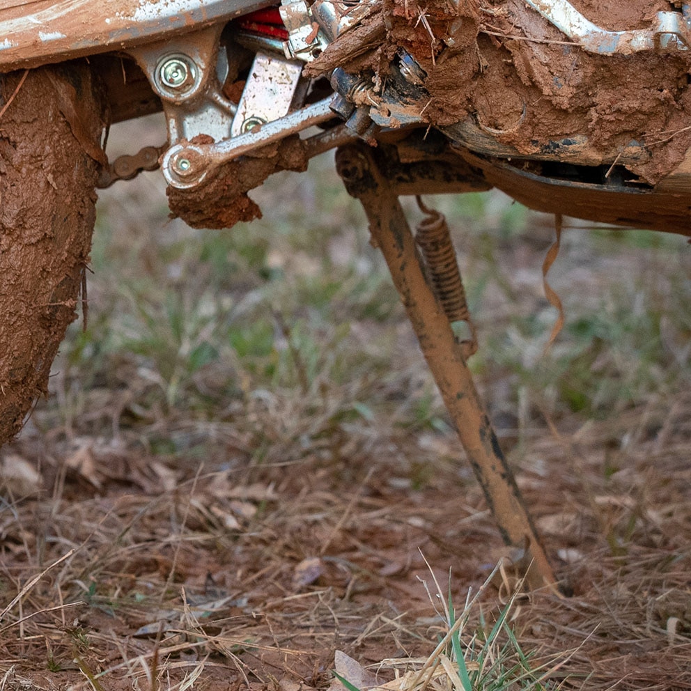 Large sidestand foot