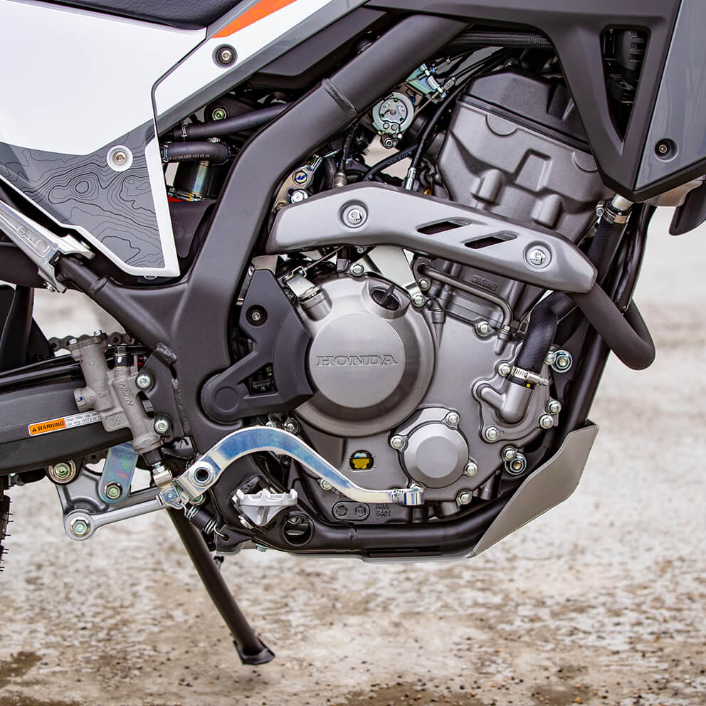 Double-overhead-cam engine