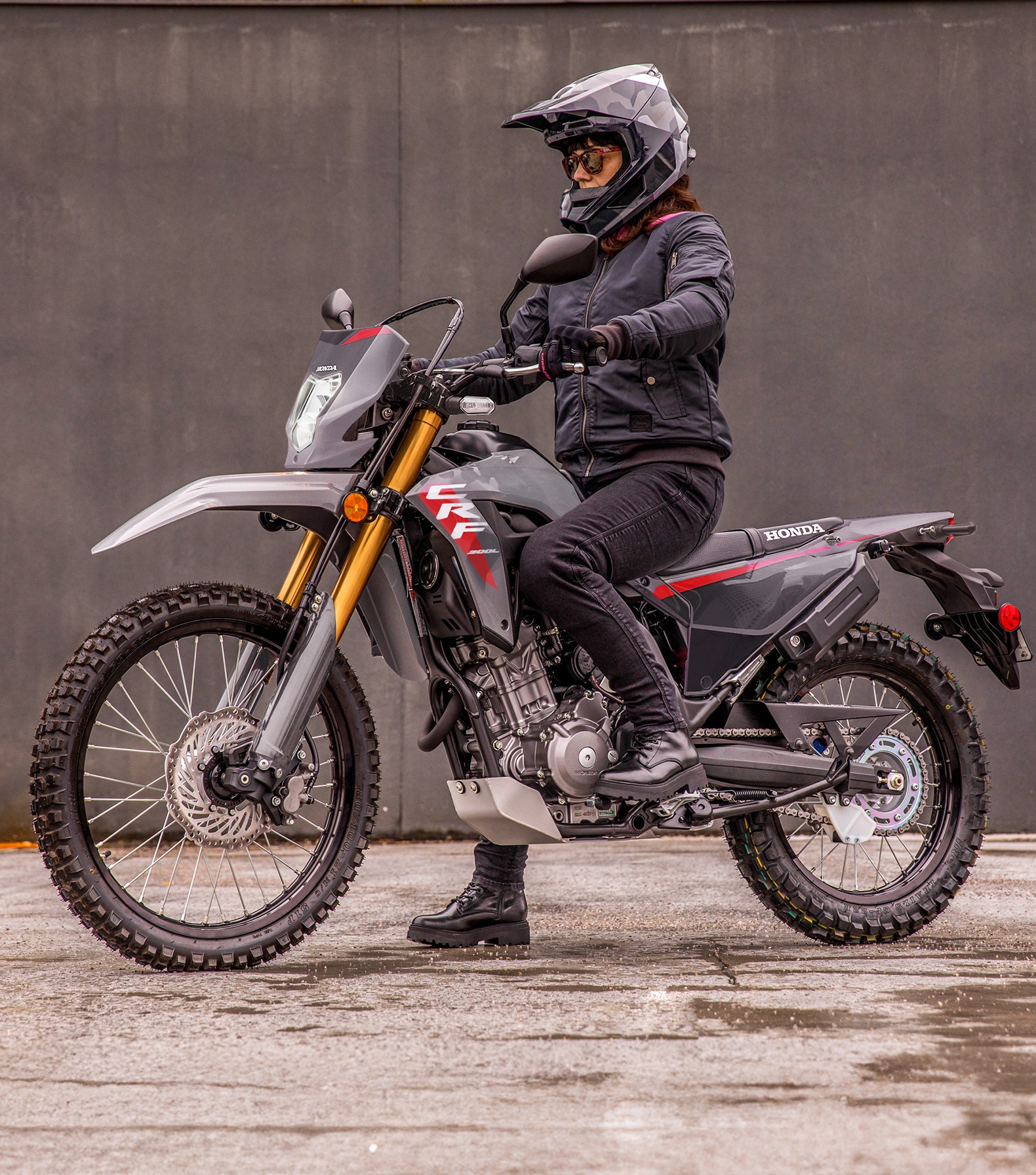 2025-CRF300LS-features-Revised-suspension-00-1580x1792