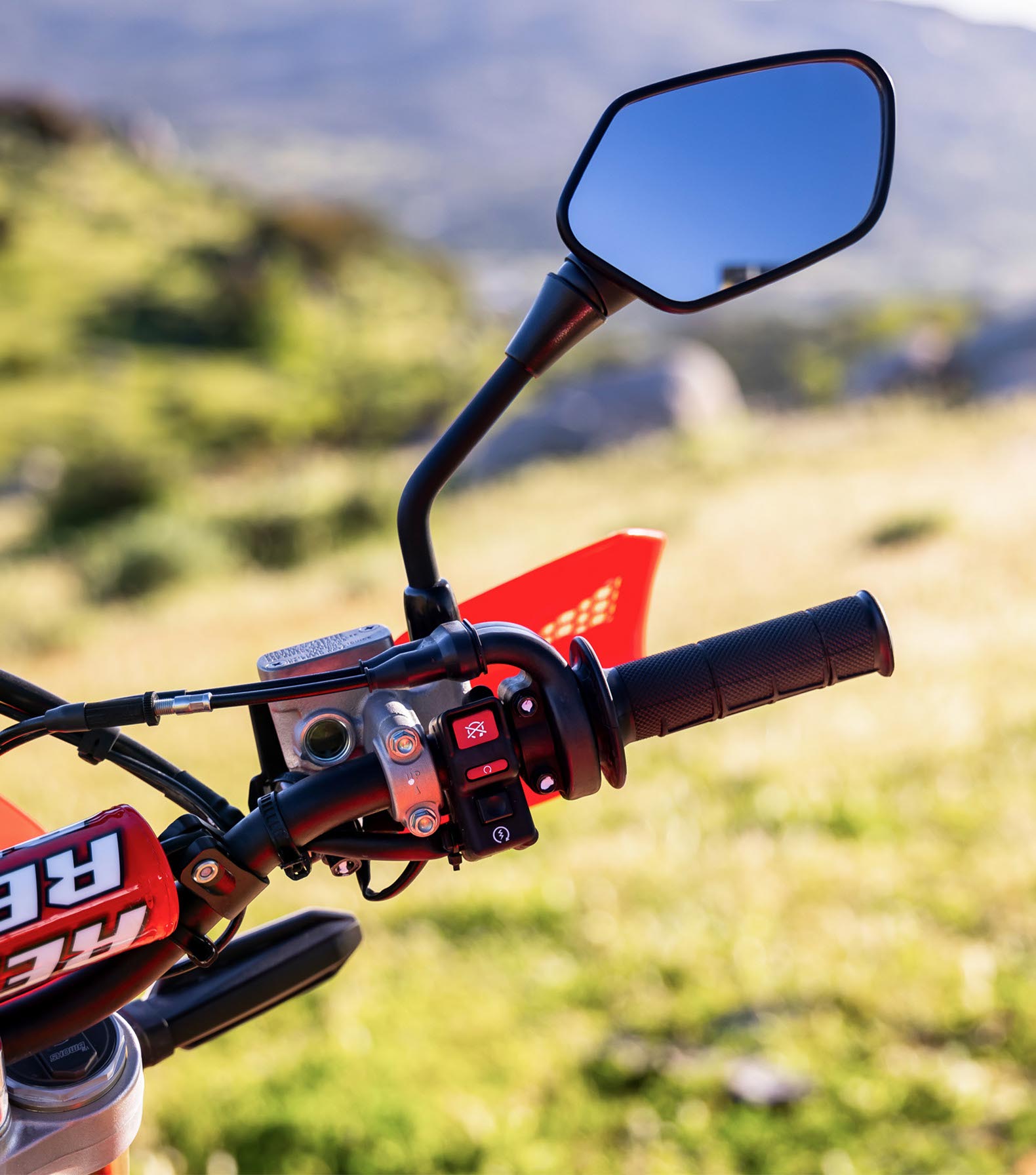 2026-CRF450RL-Electric-start