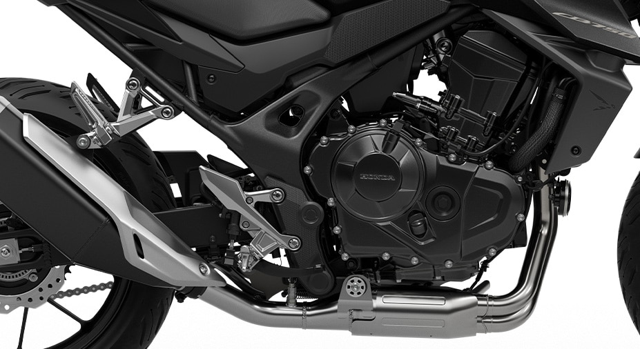 755cc twin-cylinder engine