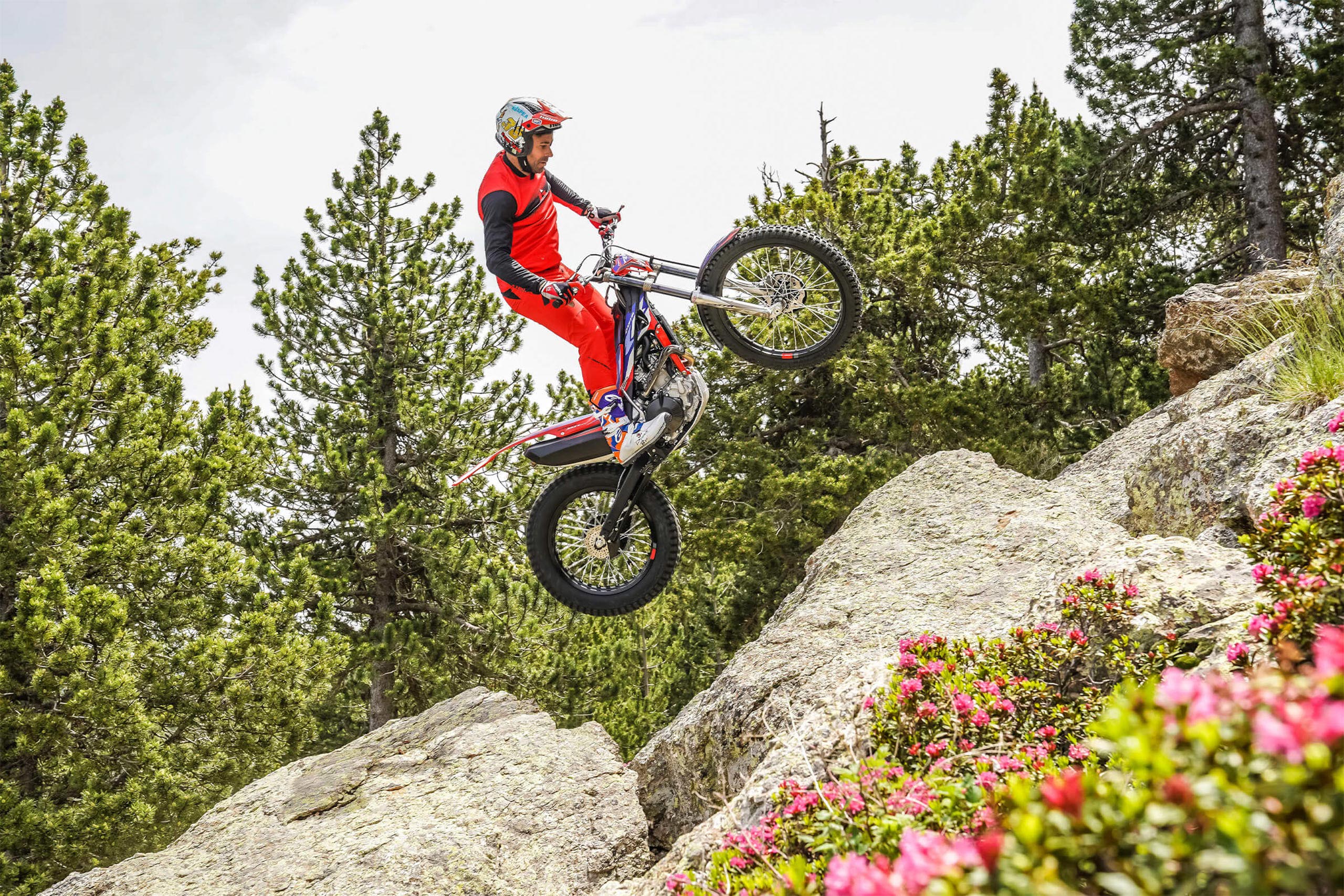 2025-Montesa-Cota-301RR-gallery-01-2560x1707