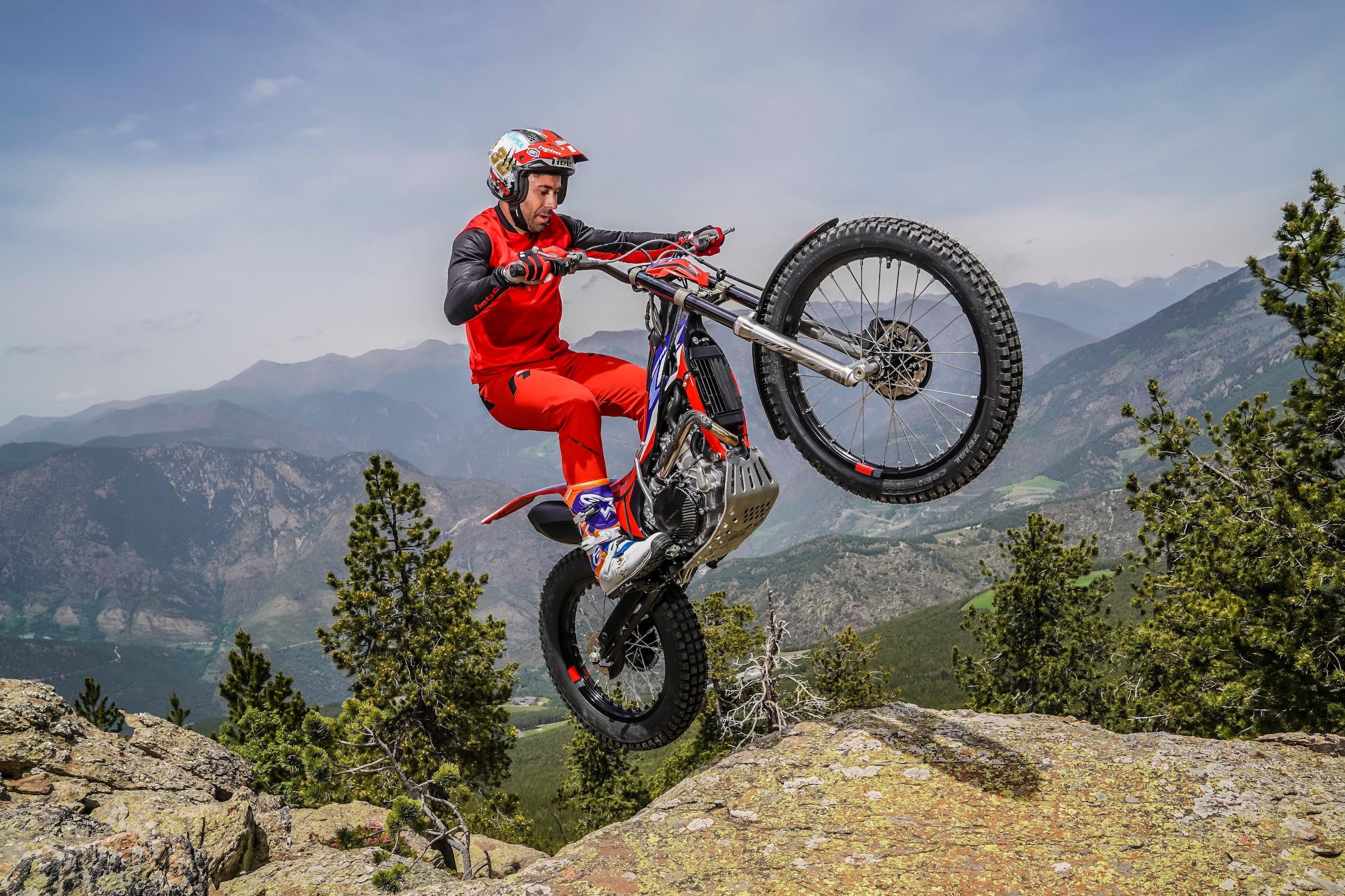 2025-Montesa-Cota-301RR-gallery-02-2560x1707