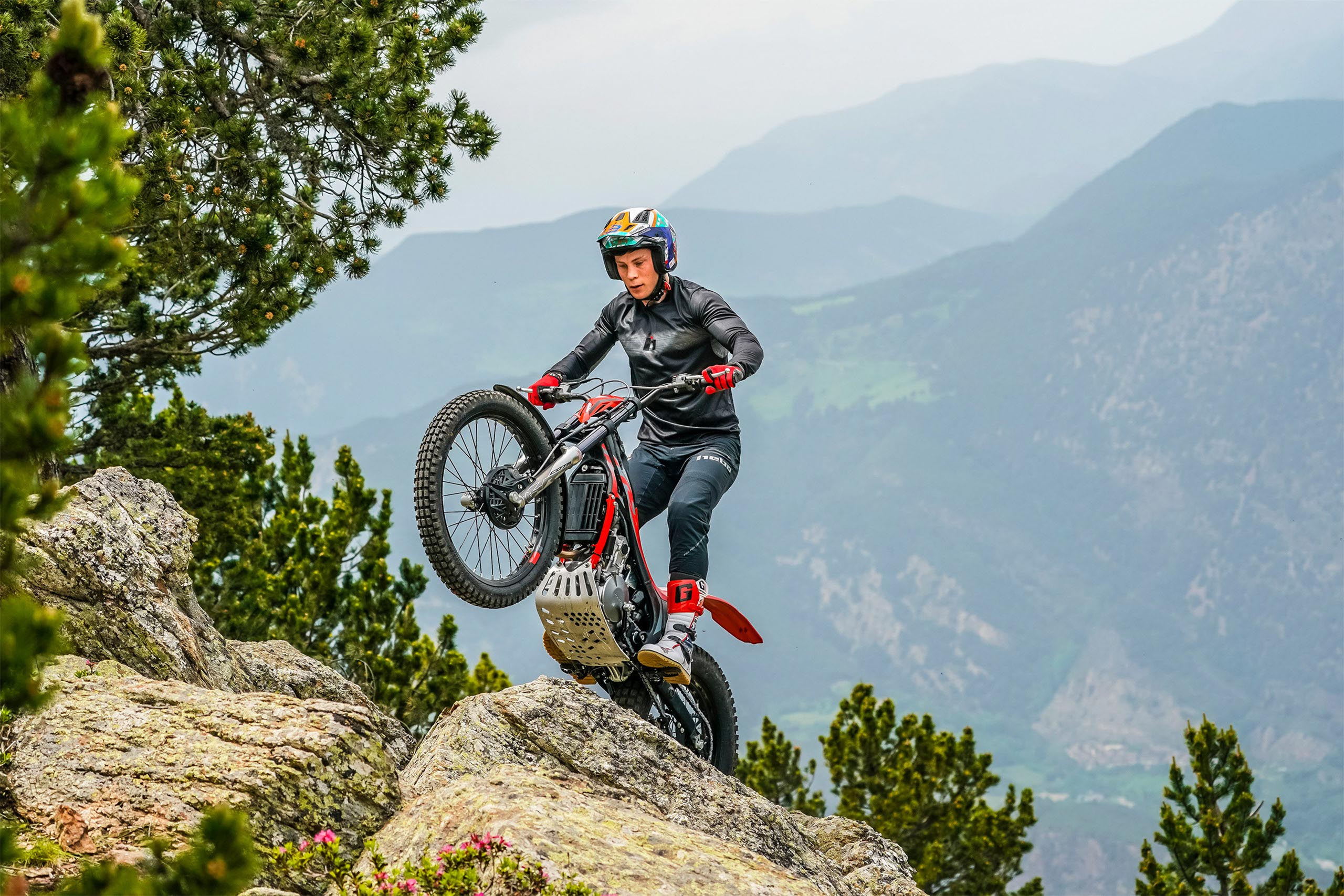 2025-Montesa-Cota-4RT-260R-gallery-05