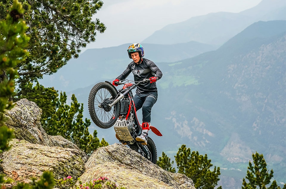 2025-Montesa-Cota-4RT-260R-gallery-05