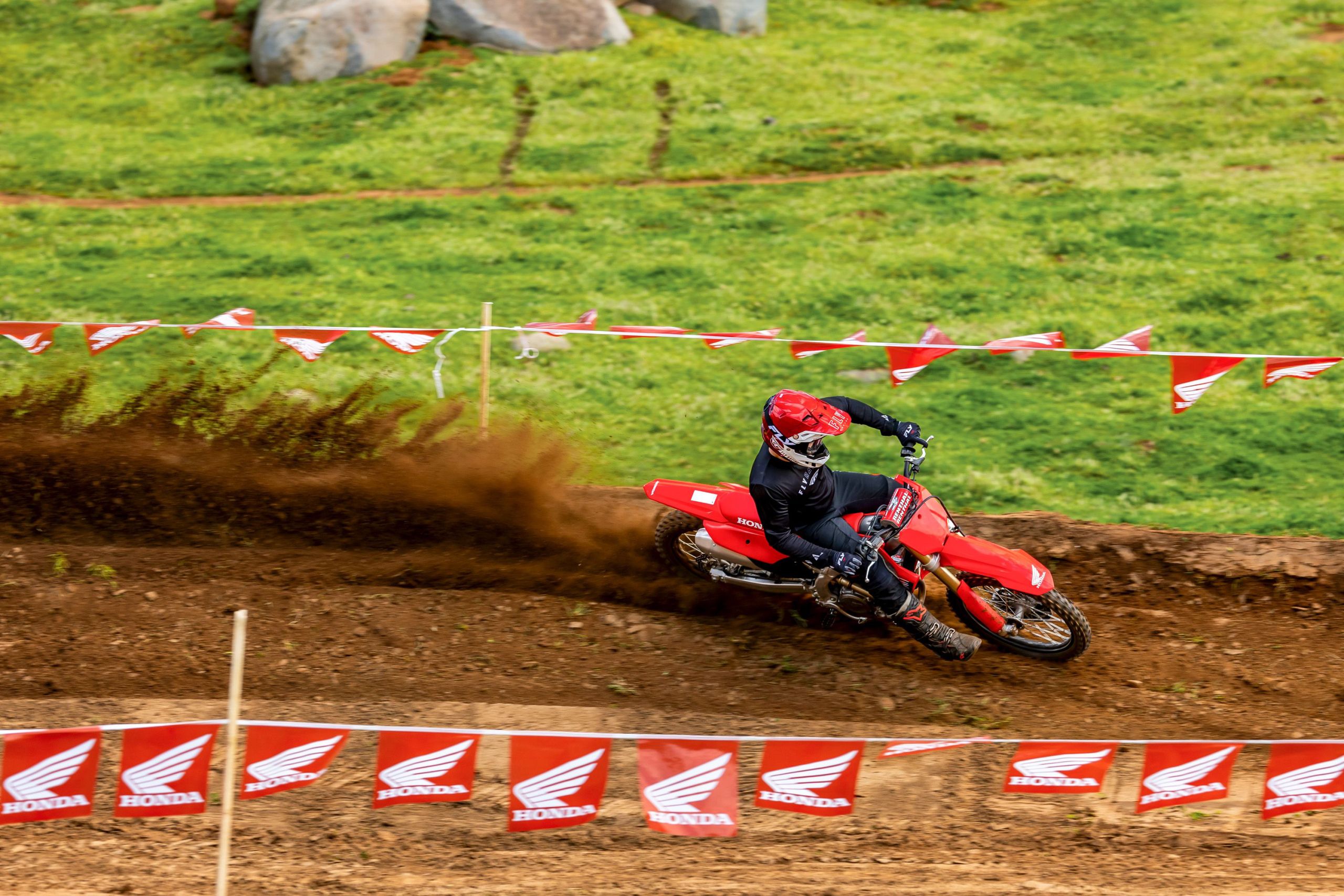 2025-crf250r-gallery-01