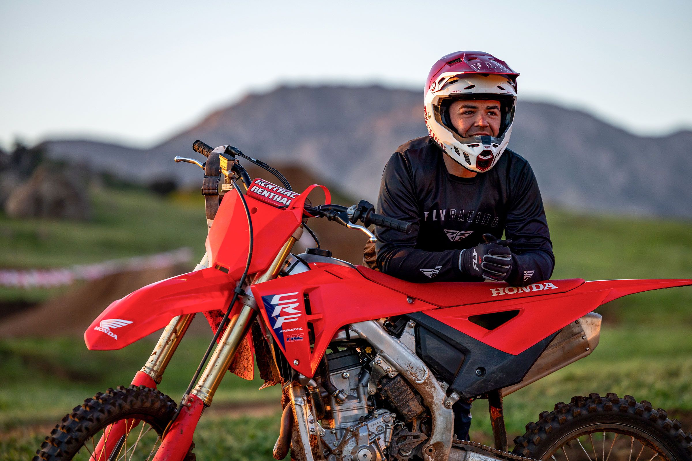 2025-crf250r-gallery-02