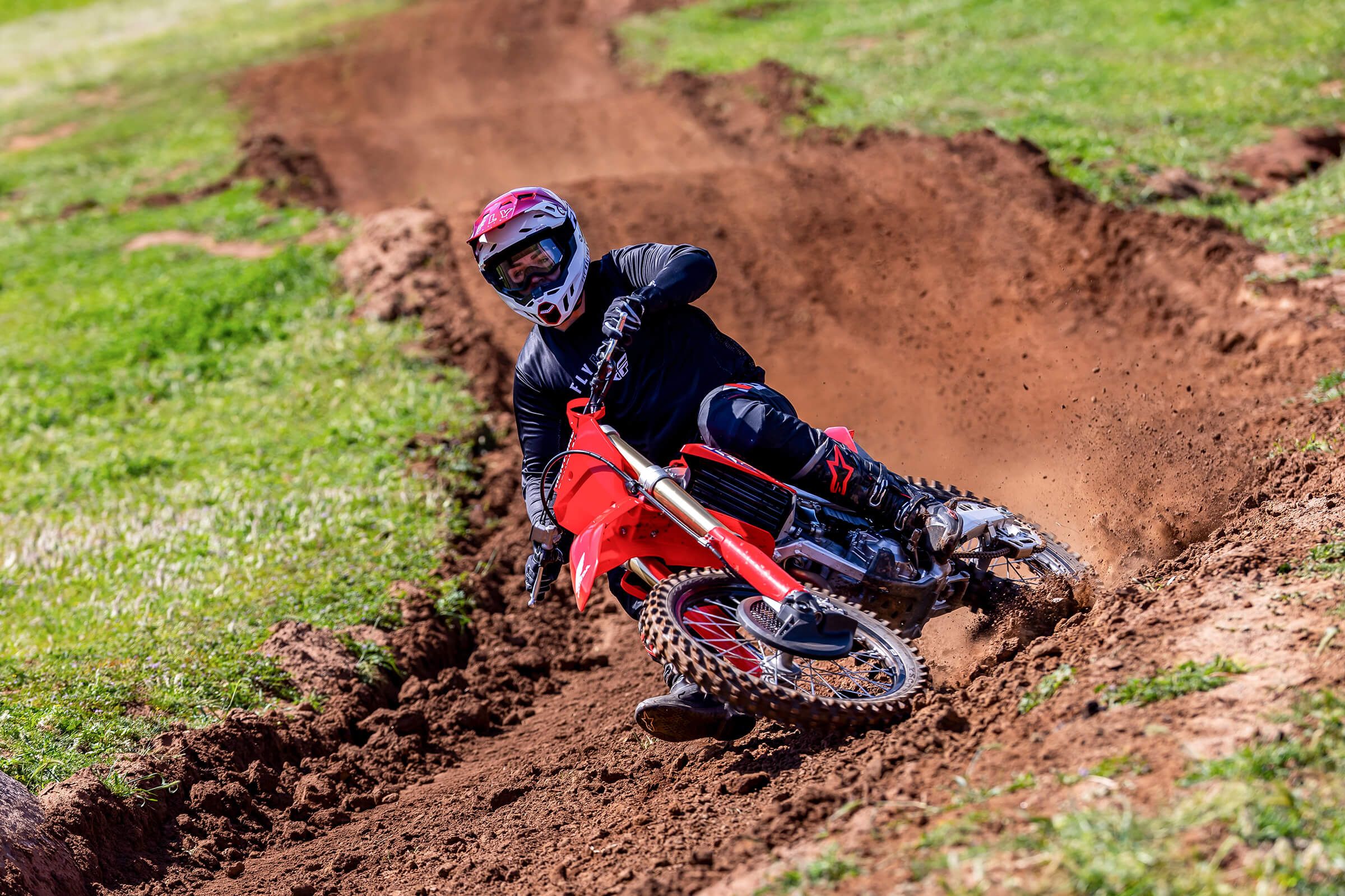 2025-crf250r-gallery-03