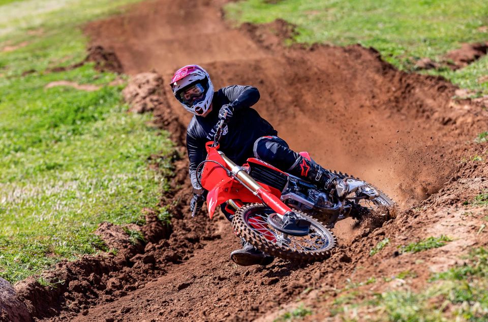 2025-crf250r-gallery-03