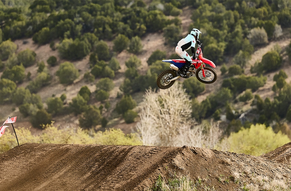 2027-CRF250R-gallery-04