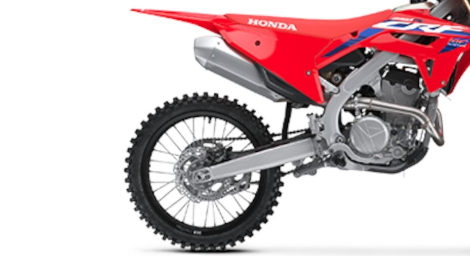 High-volume airbox and air cleaner
