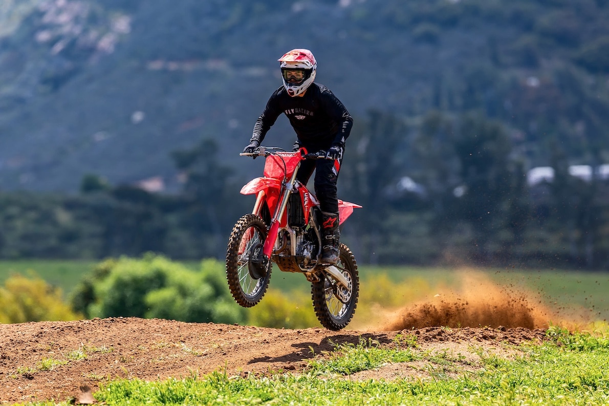 2026-CRF250R-gallery-02