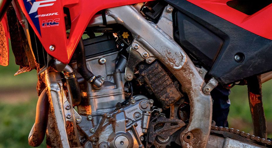 Bridged-box piston