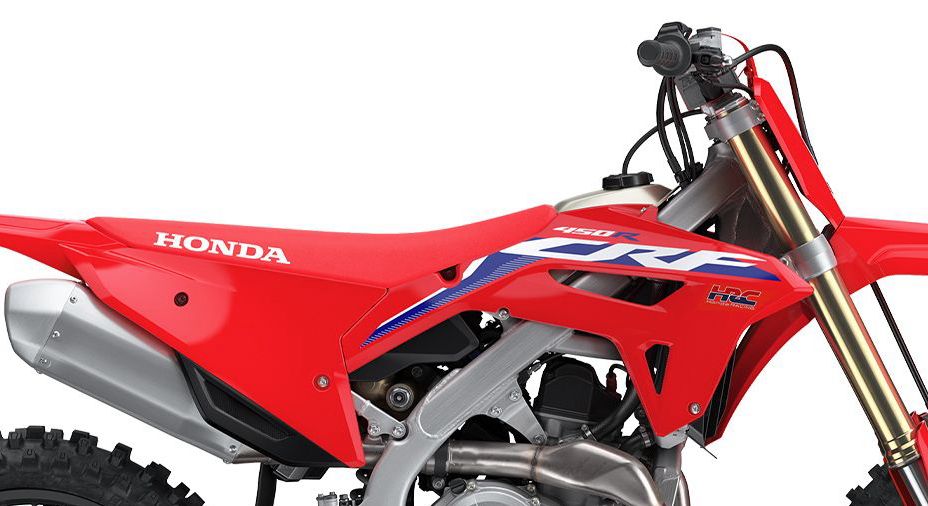 Flat seat/tank junction